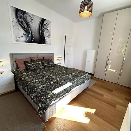 Luxury Privoz Apartment